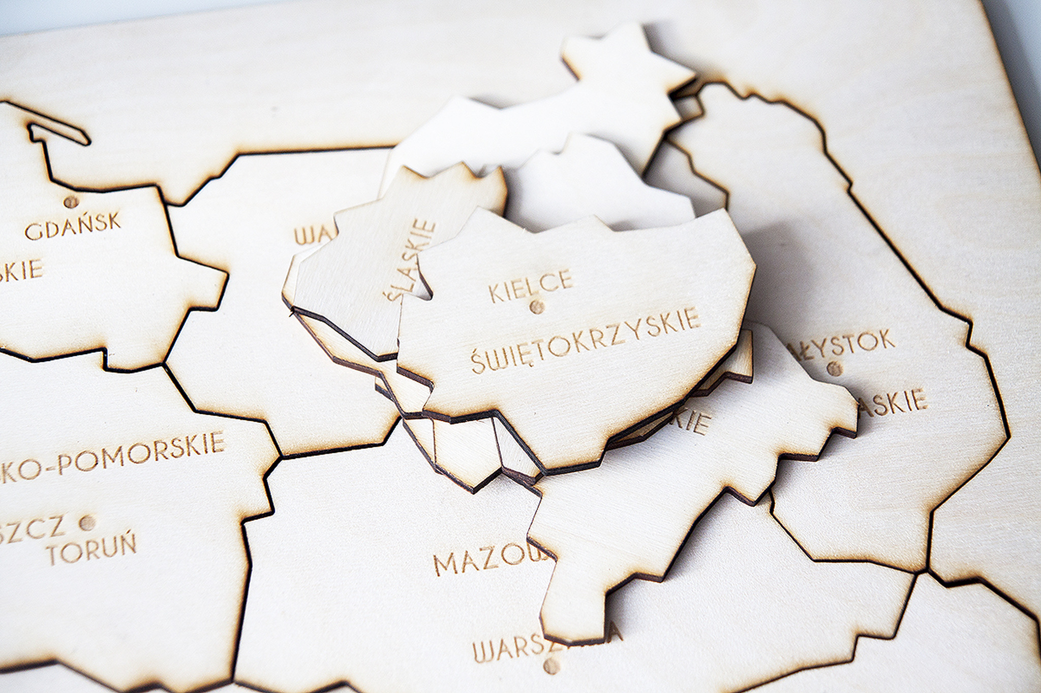 drewniana mapa puzzle dla dzieci