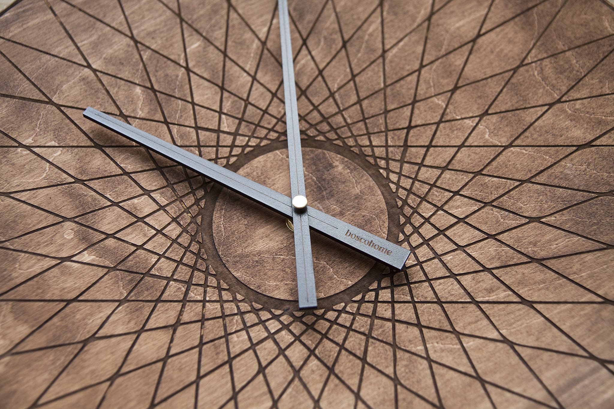 drewniany zegar geometria