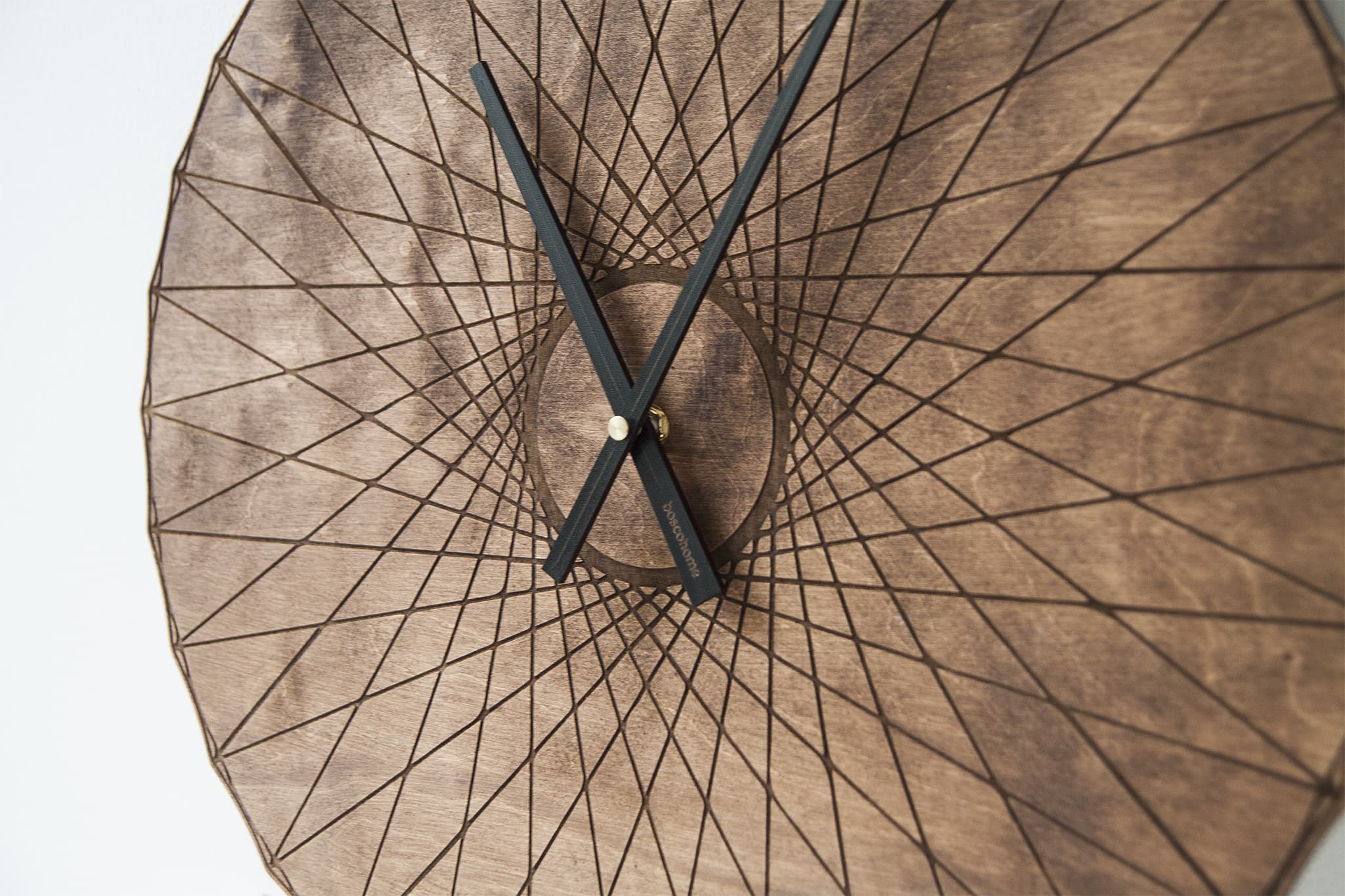 drewniany zegar geometria